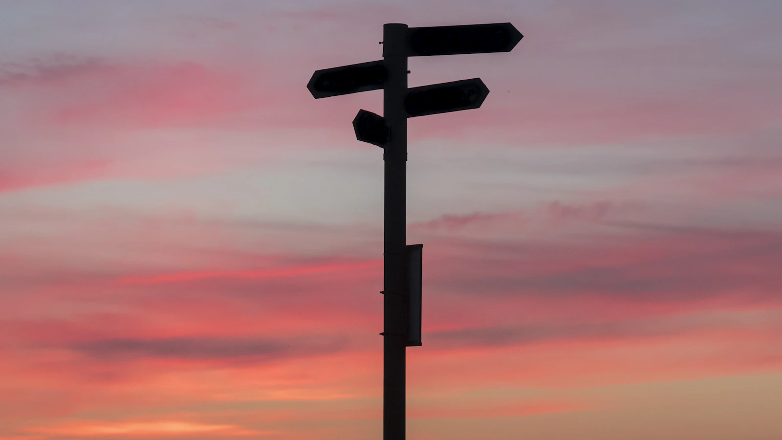 CentOS Alternatives in 2026: AlmaLinux vs Rocky Linux (and How to Migrate)